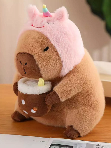 Мягкая игрушка Капибара с шапкой единорог мал